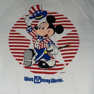 VTG Walt Disney World Mickey Mouse crewneck